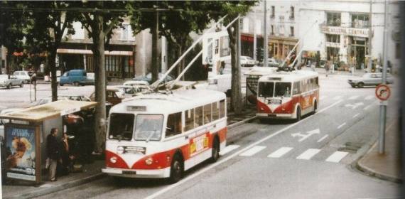 Limoges autrefois trolley bus rouge churchill